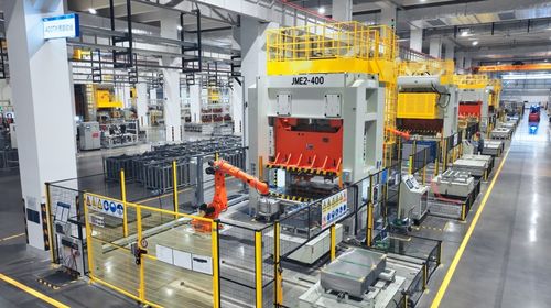 13座灯塔工厂加冕，10项工业4.0奖引领 海尔智家智造水平领跑家电业